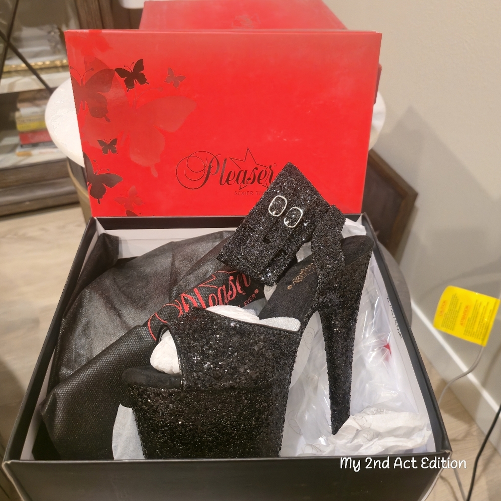 NEW IN BOX (nib) Pleaser ADORE 7" Full GLITTER Platforms
